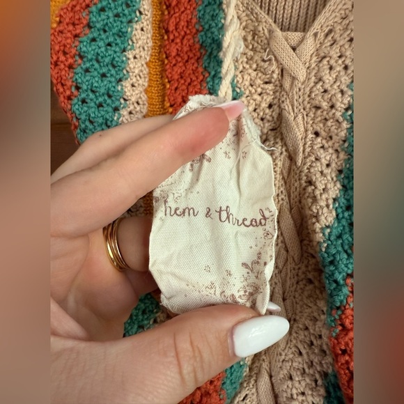 Hem & Thread Cropped Lace-Up Sweater Tank Top from Buckle - Picture 5 of 7